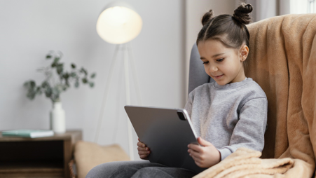 dampak screen time pada kemampuan berbicara anak