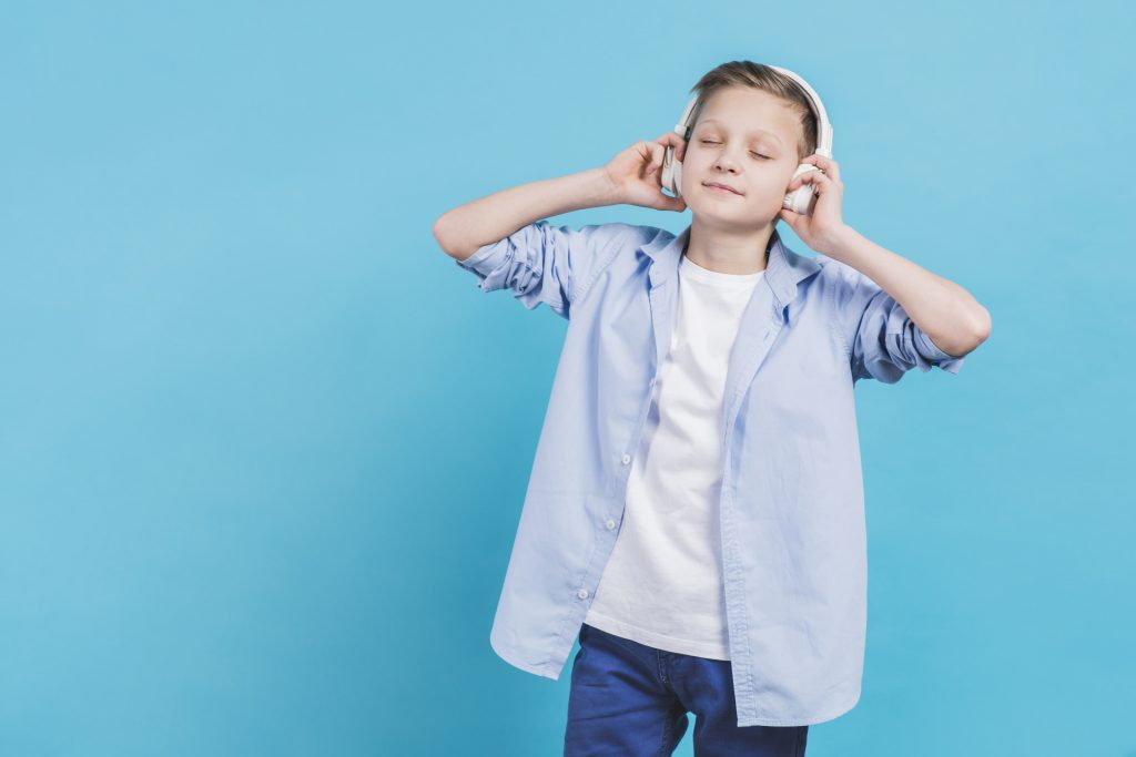 permainan sensori untuk indra pendengaran